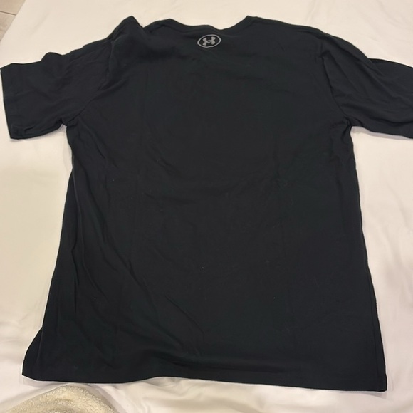 Men Under Armour Black Graphic T-Shirt - Picture 4 of 5